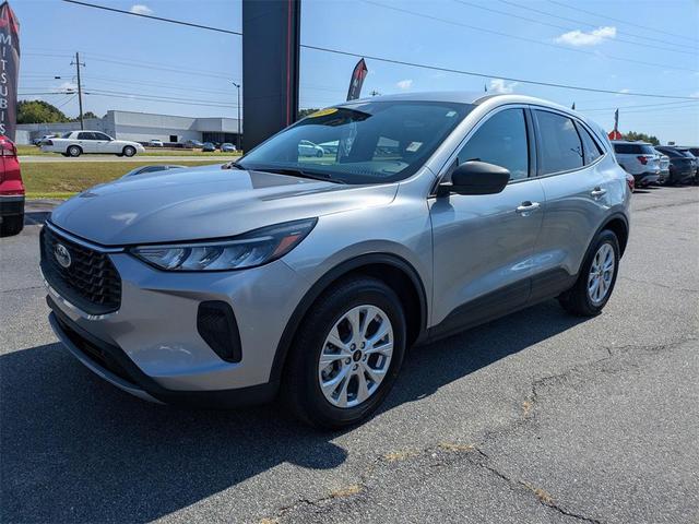 Photo of 2024 Silver Metallic Ford Escape