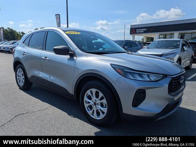 Photo of 2024 Silver Metallic Ford Escape
