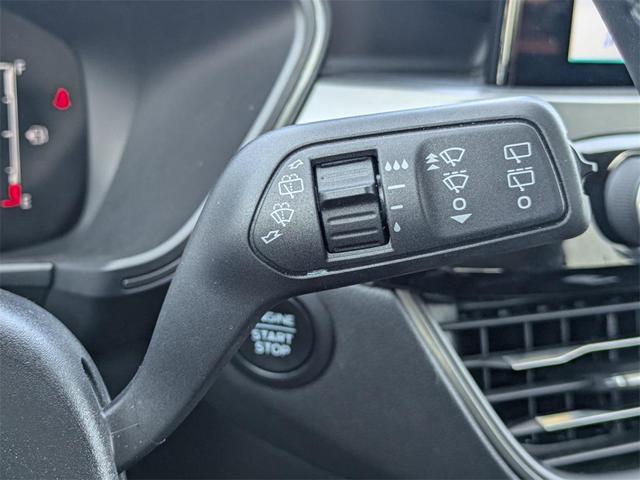 Photo of 2024 Silver Metallic Ford Escape