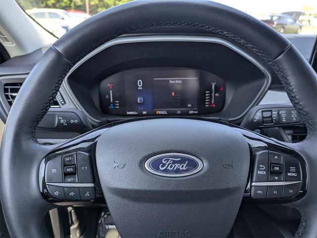 Photo of 2024 Silver Metallic Ford Escape