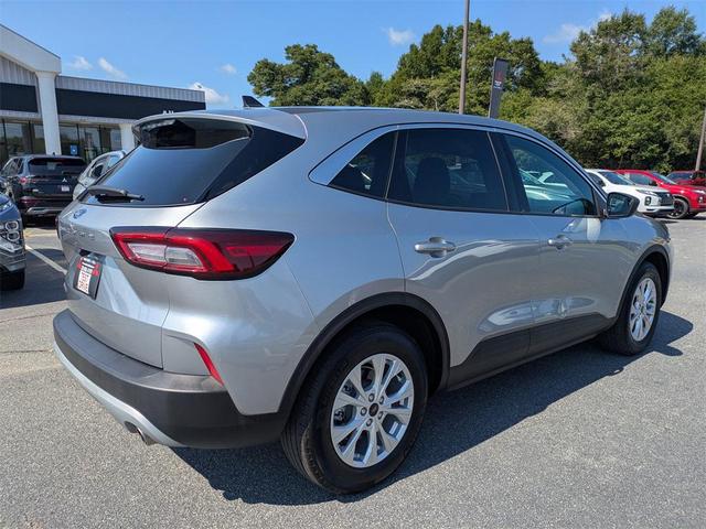 Photo of 2024 Silver Metallic Ford Escape
