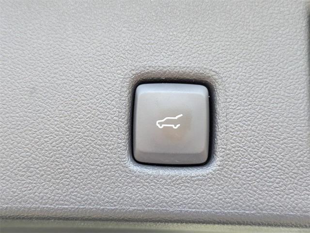 Photo of 2024 Silver Metallic Ford Escape