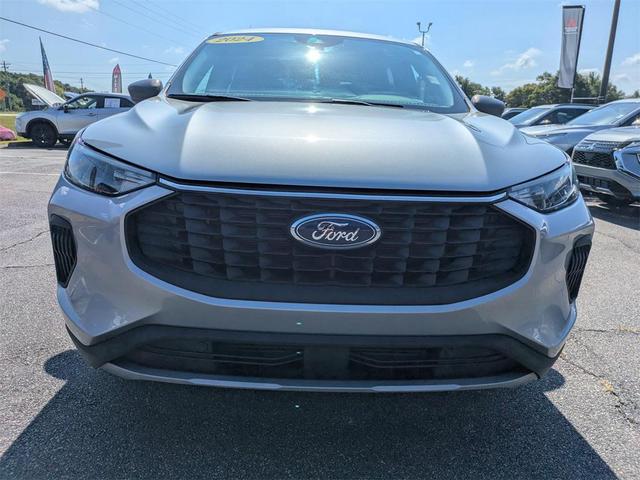 Photo of 2024 Silver Metallic Ford Escape