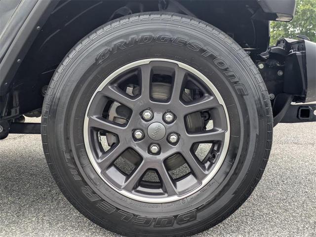 Photo of 2022 Black Clearcoat Jeep Gladiator