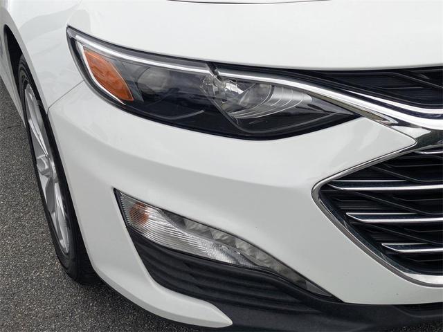 Photo of 2024 Summit White Chevrolet Malibu
