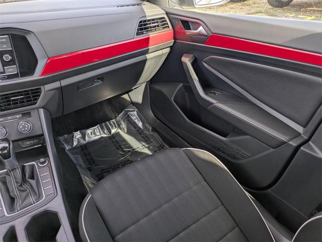 Photo of 2024 Pure White Volkswagen Jetta