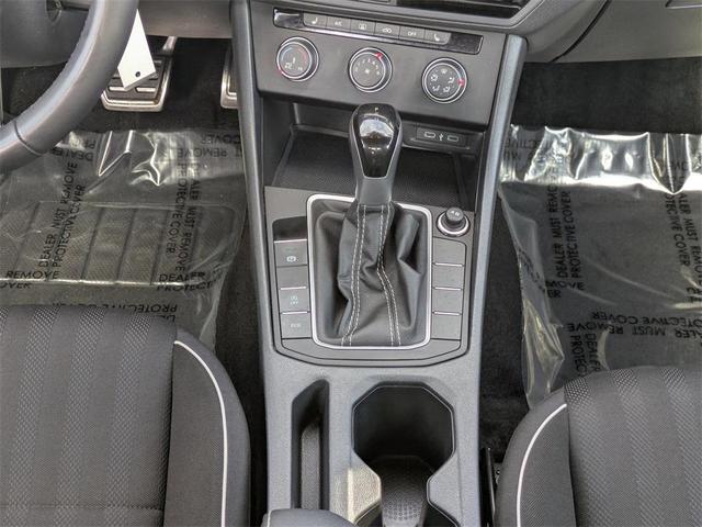 Photo of 2024 Pure White Volkswagen Jetta