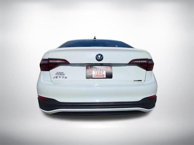 Photo of 2024 Pure White Volkswagen Jetta