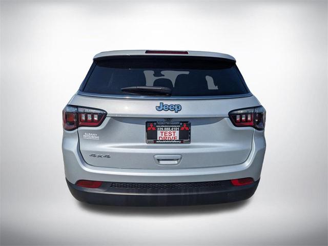 Photo of 2024 Silver Zynith Metallic Clearcoat Jeep Compass