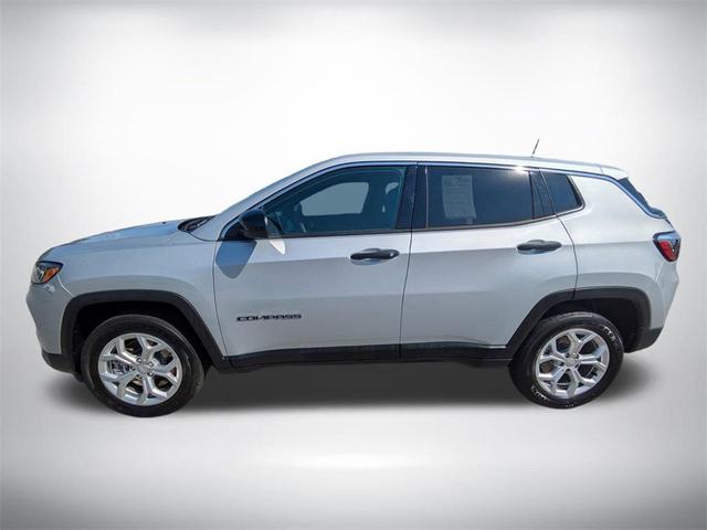 Photo of 2024 Silver Zynith Metallic Clearcoat Jeep Compass