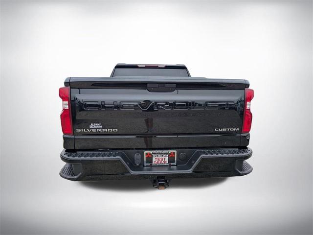 Photo of 2021 Black Chevrolet Silverado 1500