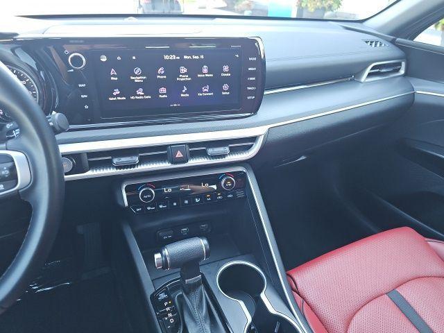 Photo of 2023 Glacial White Pearl Kia K5
