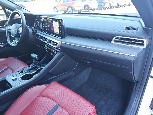 Photo of 2023 Glacial White Pearl Kia K5