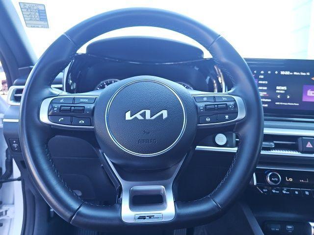 Photo of 2023 Glacial White Pearl Kia K5