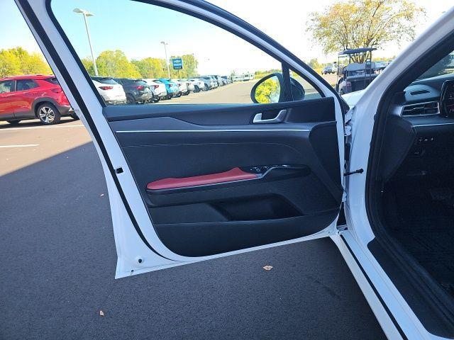 Photo of 2023 Glacial White Pearl Kia K5