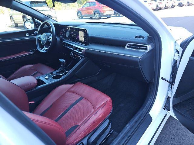 Photo of 2023 Glacial White Pearl Kia K5