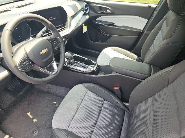Photo of 2025 Black Metallic Chevrolet Trax
