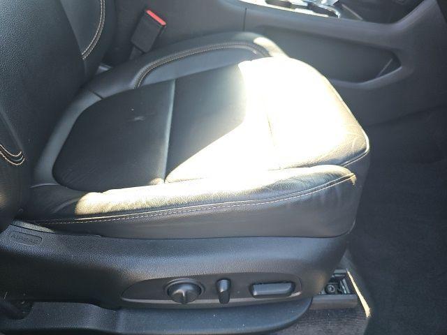 Photo of 2020 Mosaic Black Metallic Chevrolet Traverse