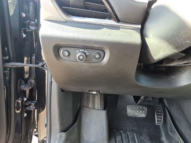 Photo of 2020 Mosaic Black Metallic Chevrolet Traverse