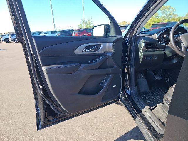 Photo of 2020 Mosaic Black Metallic Chevrolet Traverse