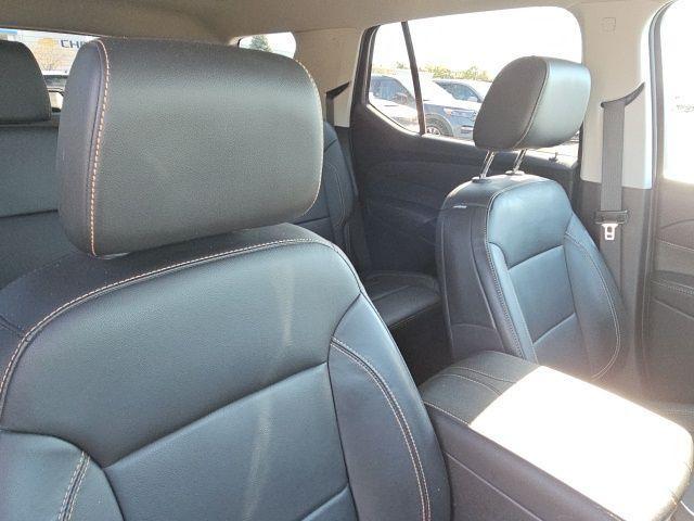 Photo of 2020 Mosaic Black Metallic Chevrolet Traverse