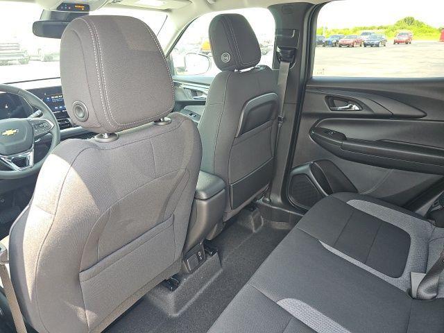 Photo of 2026 Summit White Chevrolet Trailblazer