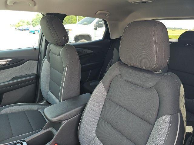 Photo of 2026 Summit White Chevrolet Trailblazer