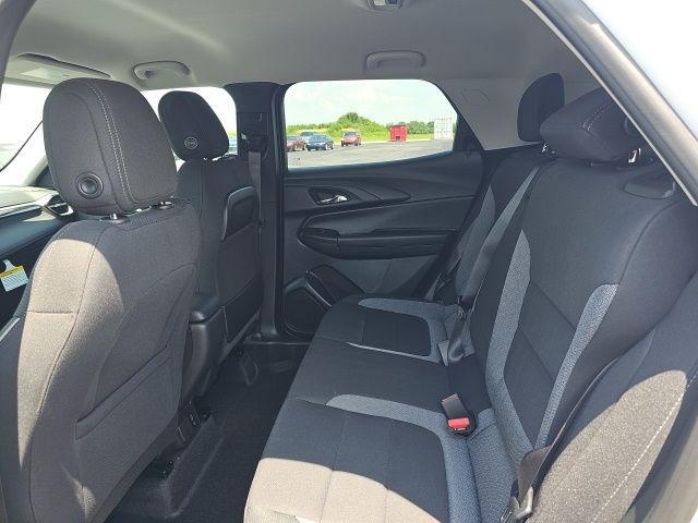 Photo of 2026 Summit White Chevrolet Trailblazer