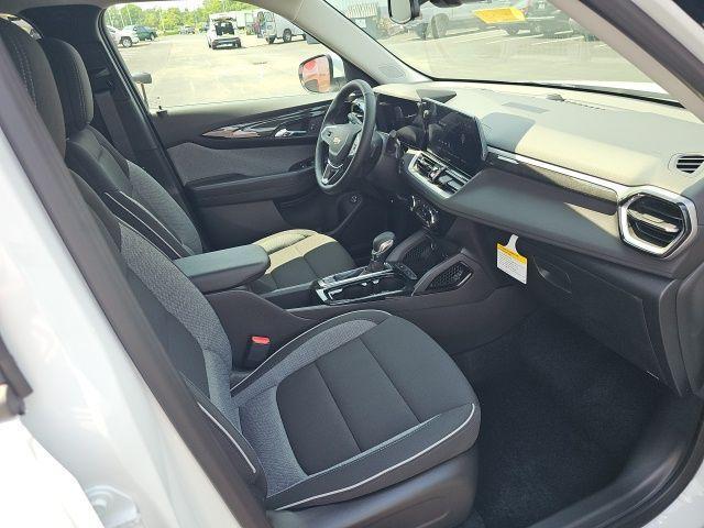 Photo of 2026 Summit White Chevrolet Trailblazer
