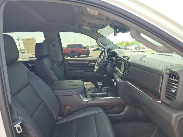 Photo of 2023 Summit White GMC Sierra 1500