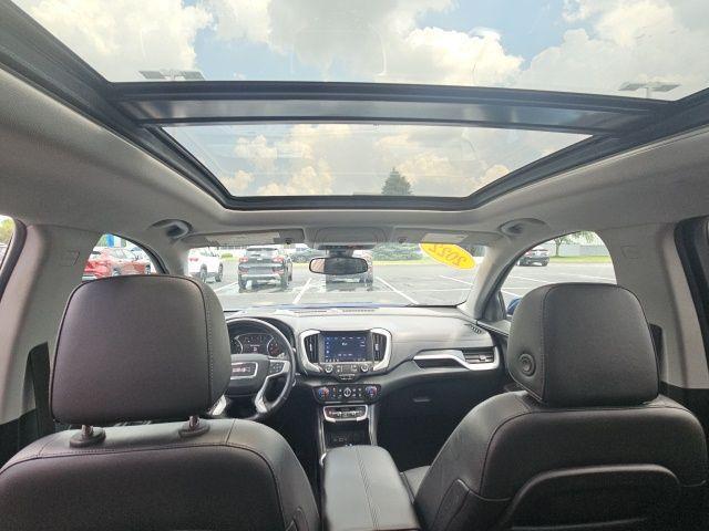 Photo of 2022 Marine Metallic GMC Terrain