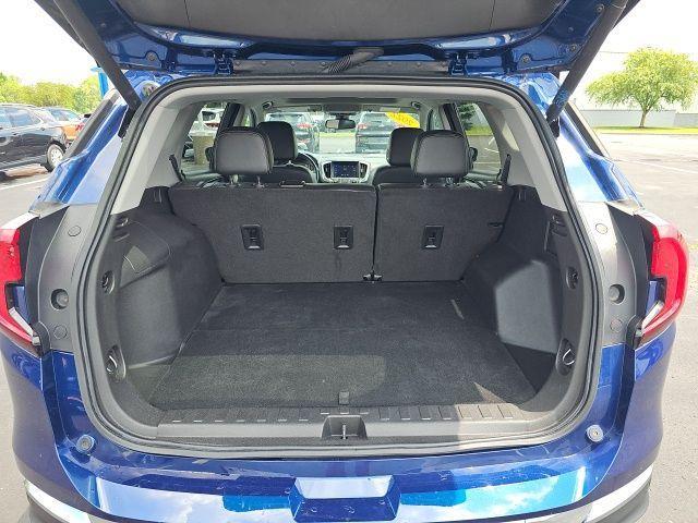 Photo of 2022 Marine Metallic GMC Terrain