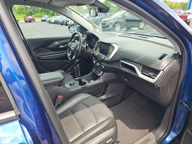 Photo of 2022 Marine Metallic GMC Terrain