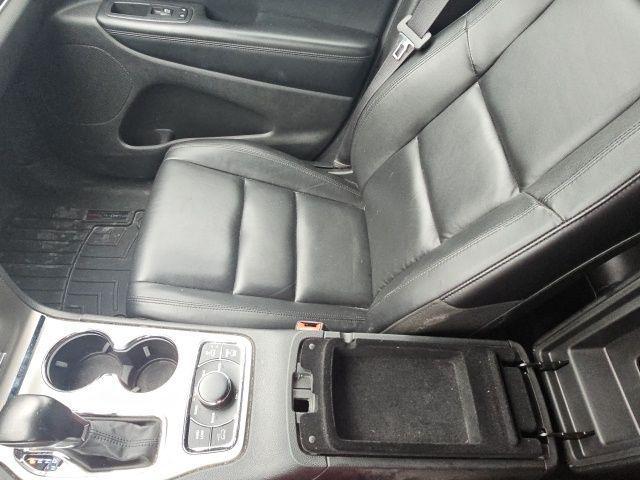 Photo of 2019 Velvet Red Pearlcoat Jeep Grand Cherokee