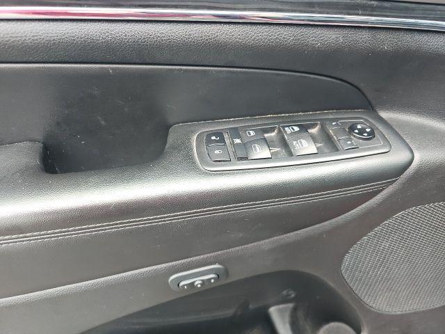 Photo of 2019 Velvet Red Pearlcoat Jeep Grand Cherokee