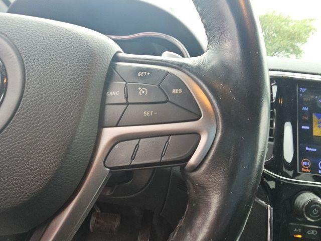 Photo of 2019 Velvet Red Pearlcoat Jeep Grand Cherokee