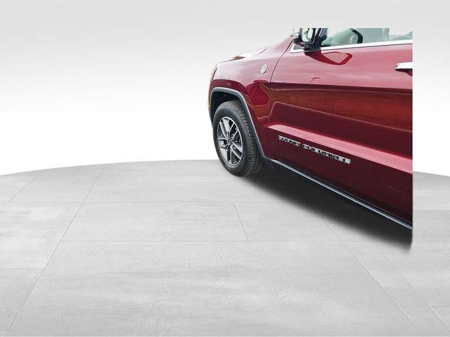 Photo of 2019 Velvet Red Pearlcoat Jeep Grand Cherokee