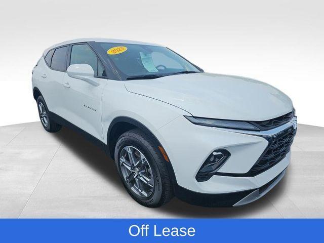 Photo of 2023 Summit White Chevrolet Blazer