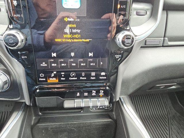 Photo of 2023 Bright White Clearcoat RAM 1500