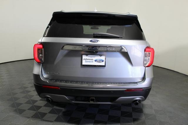 Photo of 2020 ICONIC SILVER METALLIC Ford Explorer