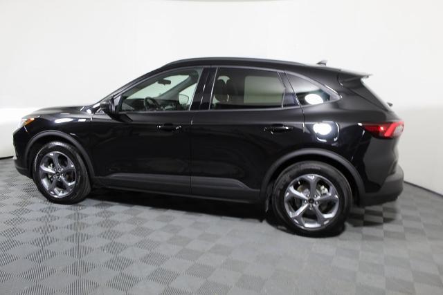 Photo of 2025 AGATE BLACK METALLIC Ford Escape