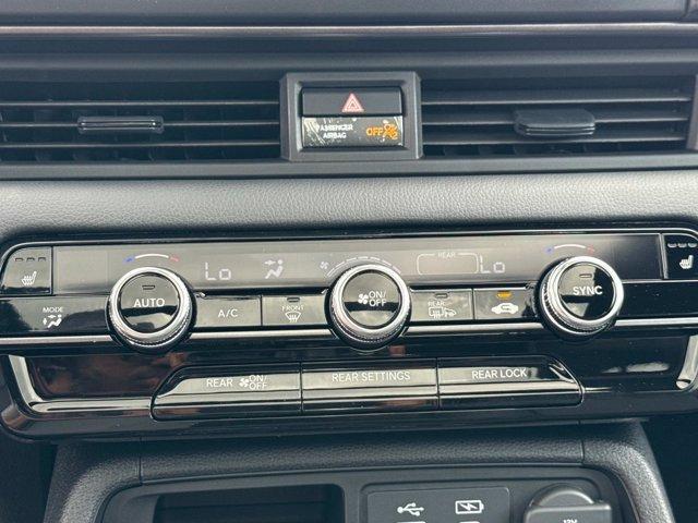 Photo of 2025 Lunar Silver Metallic Honda Pilot