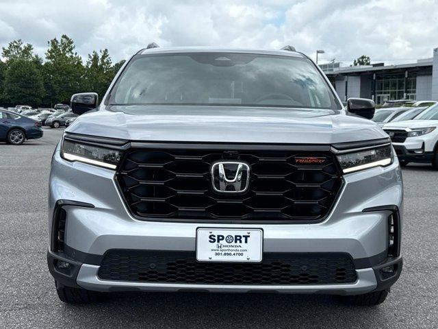 Photo of 2025 Lunar Silver Metallic Honda Pilot