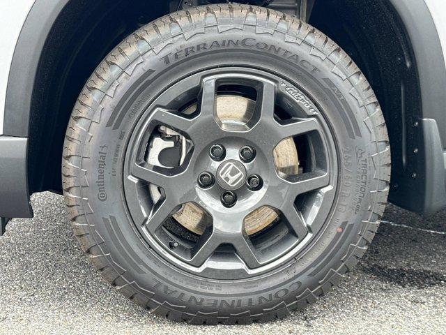 Photo of 2025 Lunar Silver Metallic Honda Pilot