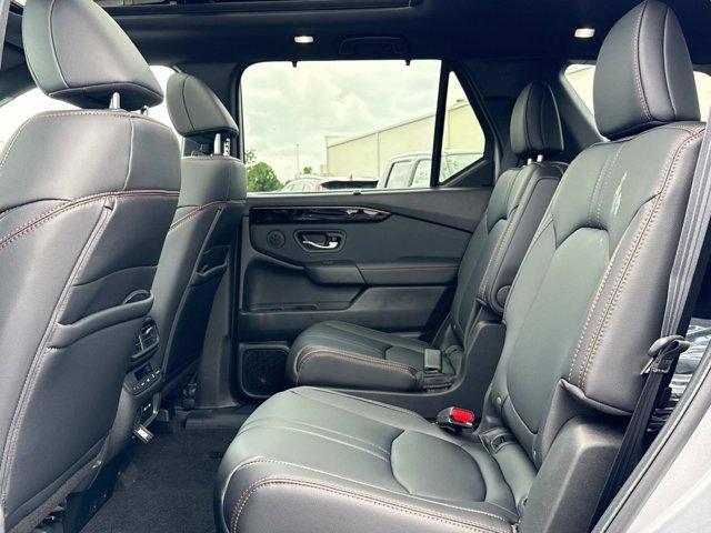 Photo of 2025 Lunar Silver Metallic Honda Pilot