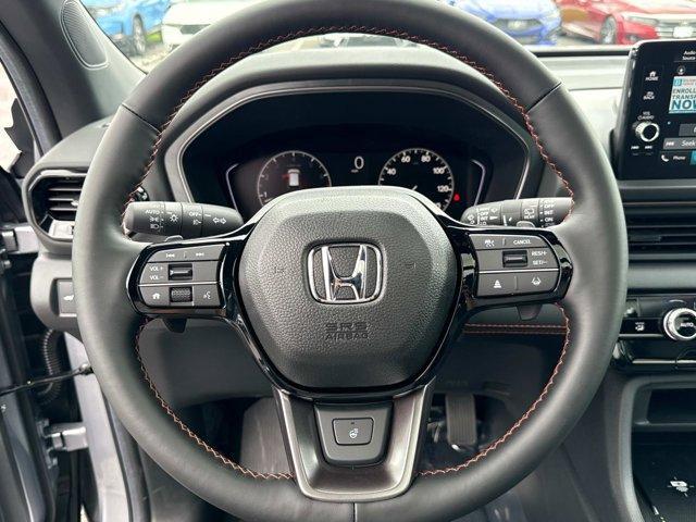 Photo of 2025 Lunar Silver Metallic Honda Pilot