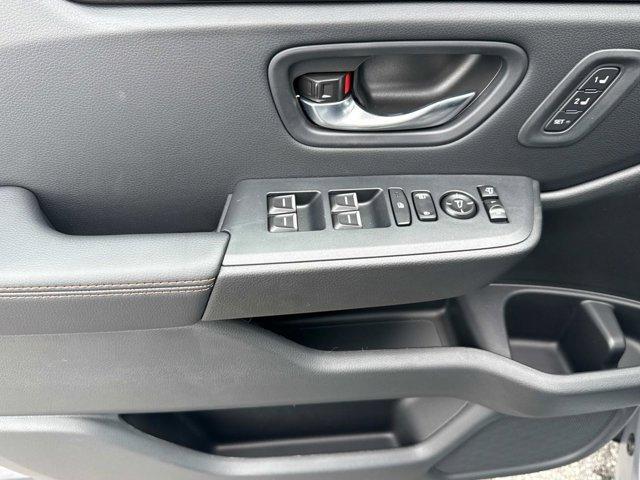 Photo of 2025 Lunar Silver Metallic Honda Pilot