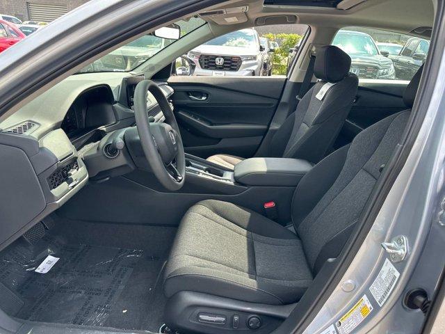Photo of 2025 Solar Silver Metallic Honda Accord