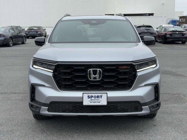 Photo of 2025 Silver Honda Pilot