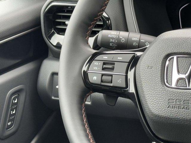 Photo of 2025 Silver Honda Pilot